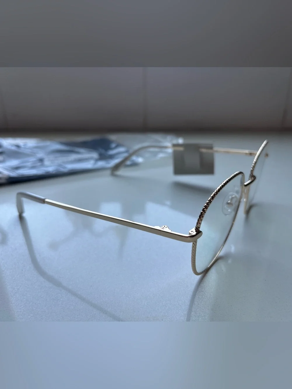 Quay Australia Jezebell Twist gold metal blue-light glasses - NWT!